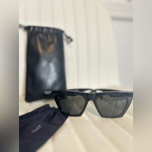 Women’s fashion cat eye Black Sunglasses- Hailey Beiber style inspo+case